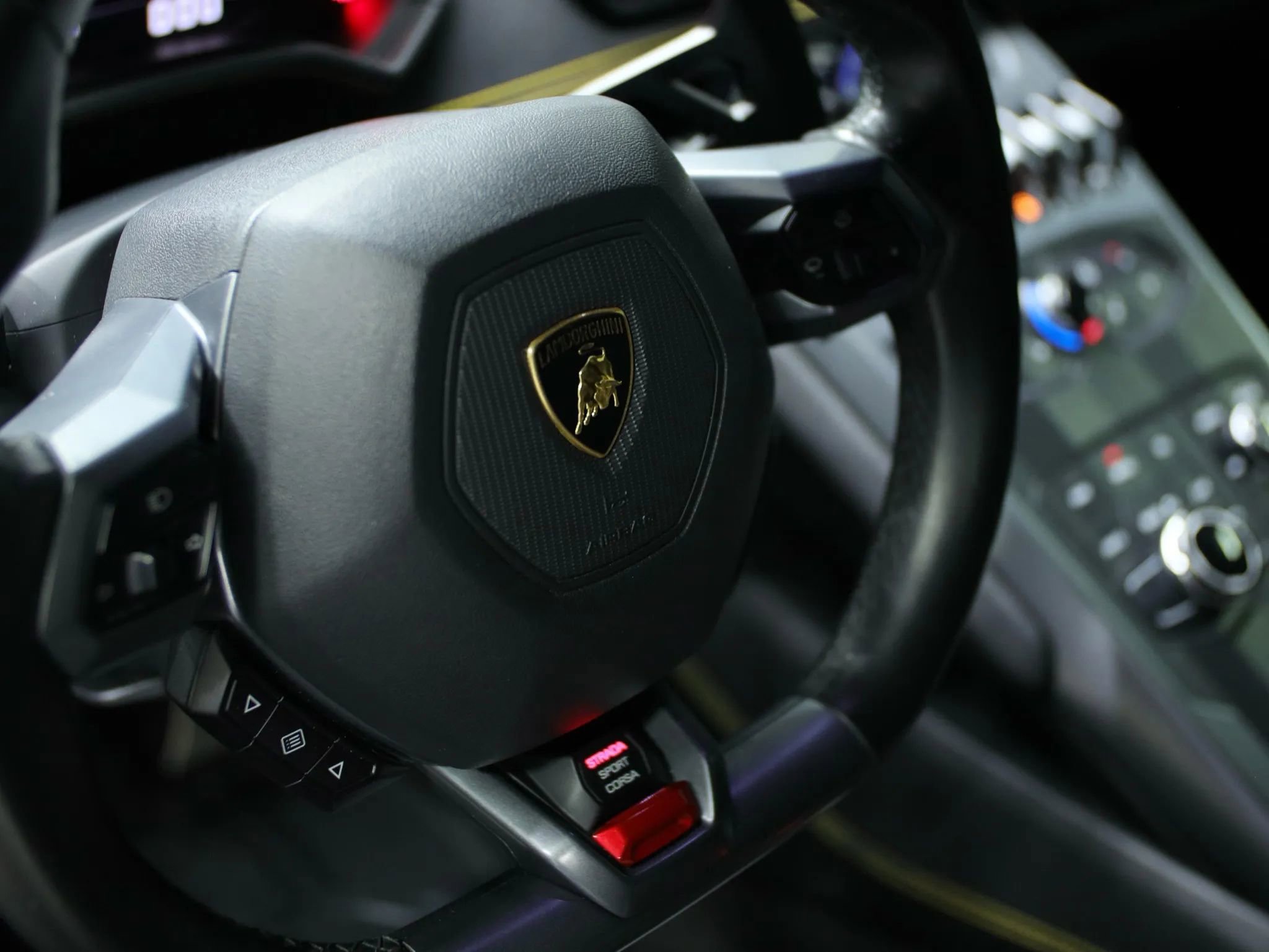 Used 2015 Lamborghini Huracan LP 610-4 image 39