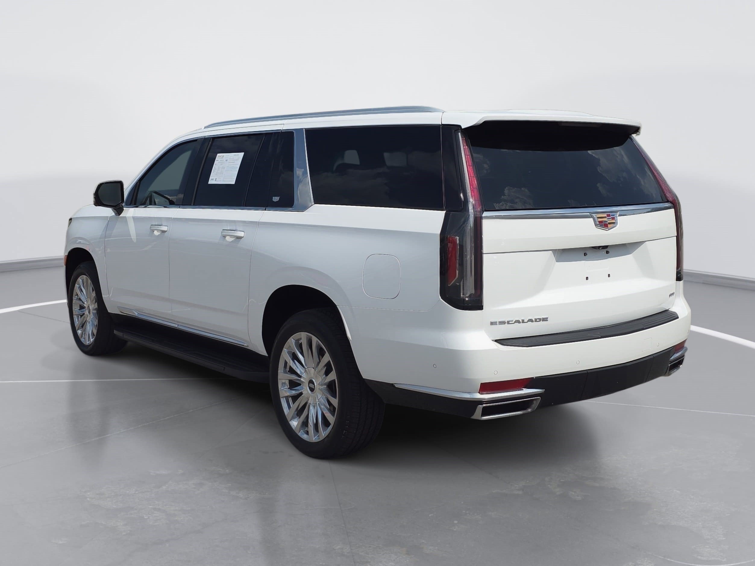Used 2024 Cadillac Escalade ESV Premium Luxury w/ Performance Package AWD/4WD image 5