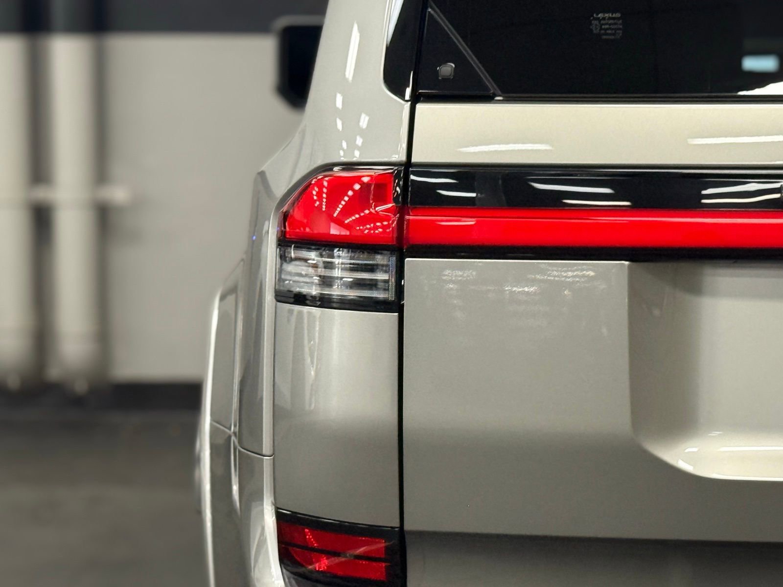 Used 2024 Lexus GX 550 w/ Accessory Package (2T) image 9