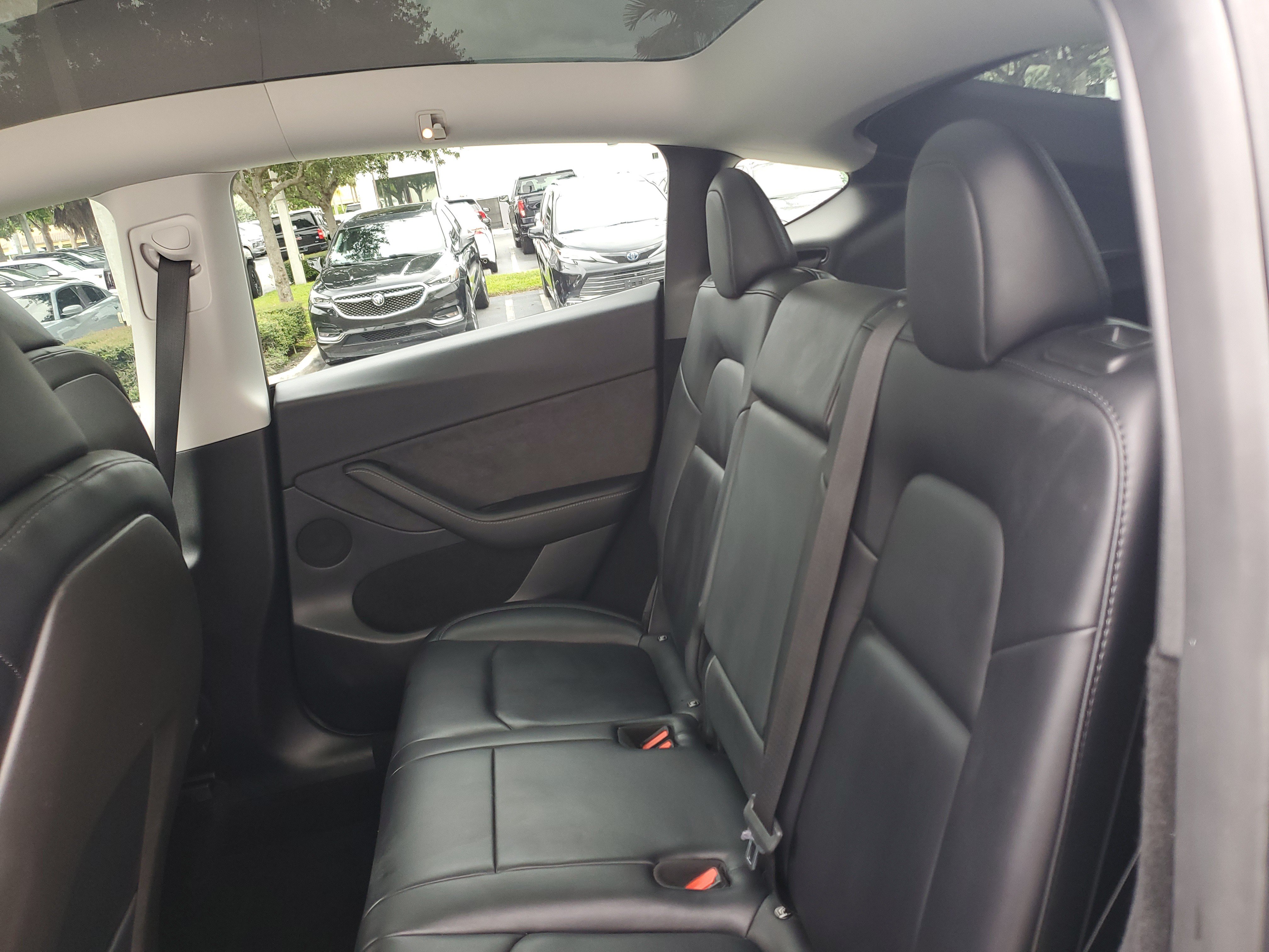 Used 2024 Tesla Model Y Long Range RWD image 12