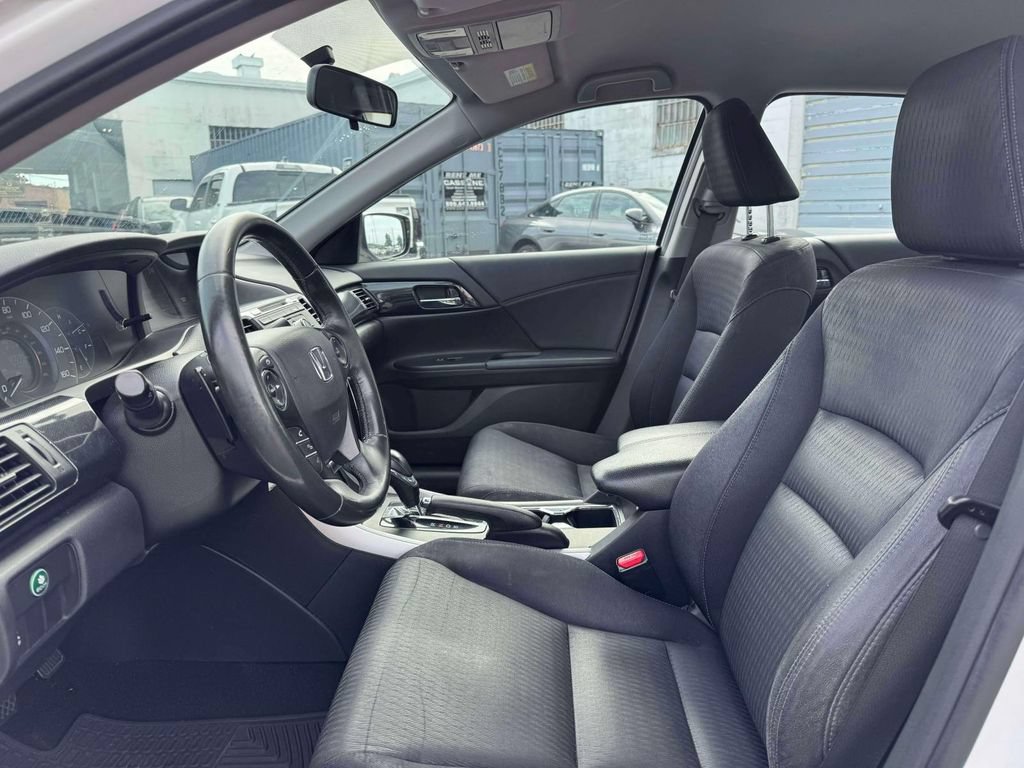Used 2014 Honda Accord Sport image 16