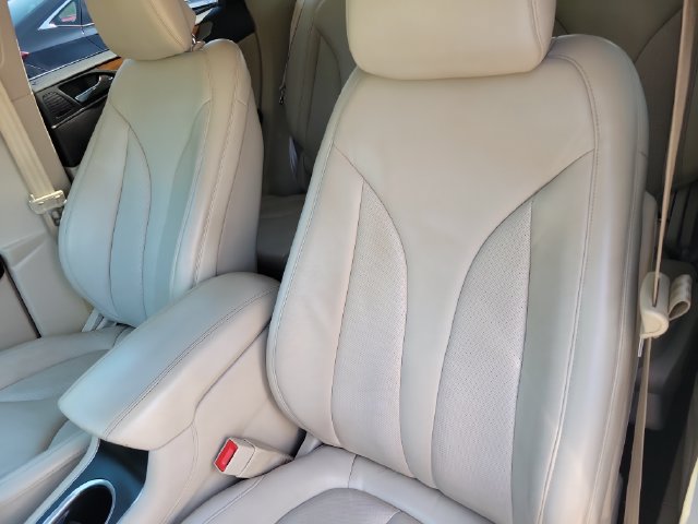 Used 2019 Lincoln MKC Select w/ Select Plus Package FWD image 14