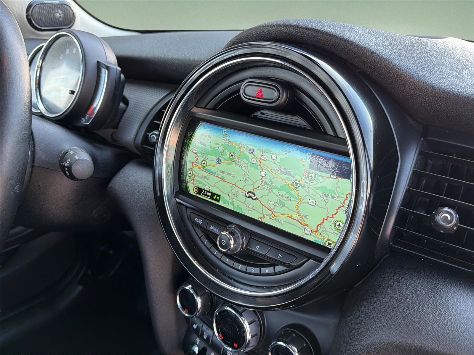 Used 2018 MINI Cooper 2-Door Hardtop image 20