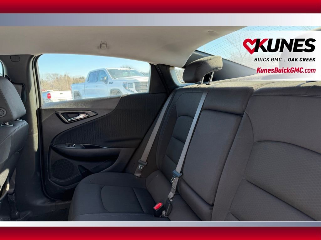 Used 2025 Chevrolet Malibu LT image 5