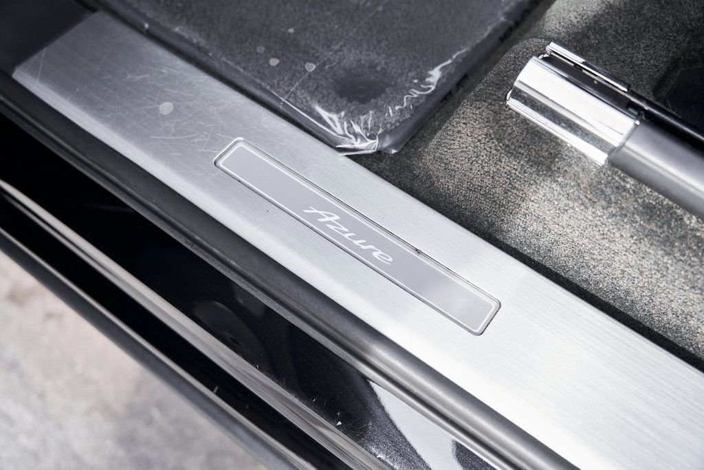 Used 2023 Bentley Bentayga Extended Wheelbase AWD/4WD image 35