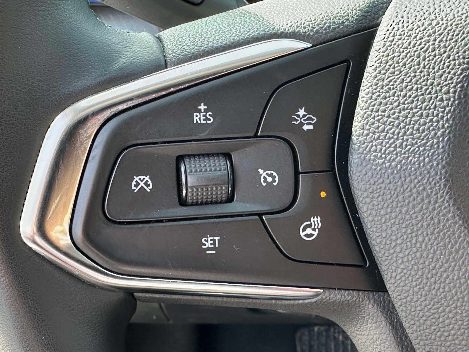 Certified 2024 Chevrolet Trax LT w/ Driver Confidence Package image 17