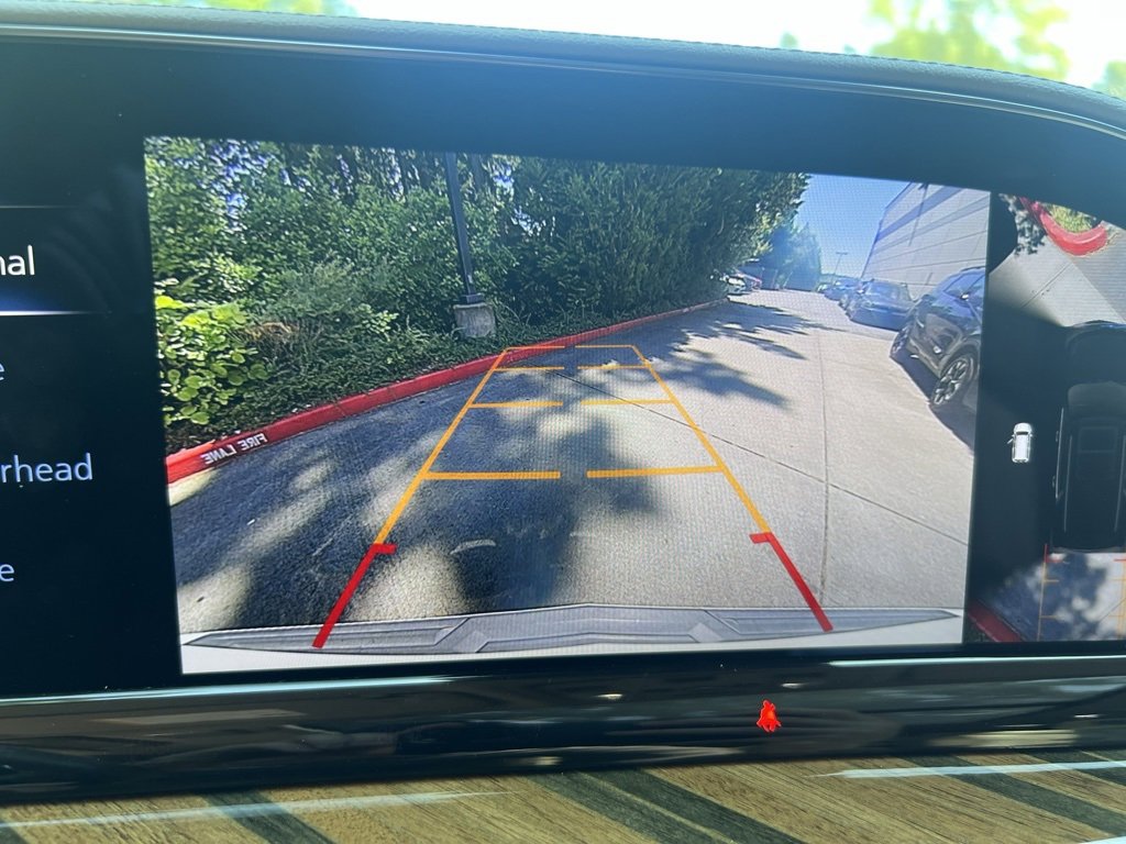 Used 2022 Cadillac Escalade Premium Luxury Platinum image 13