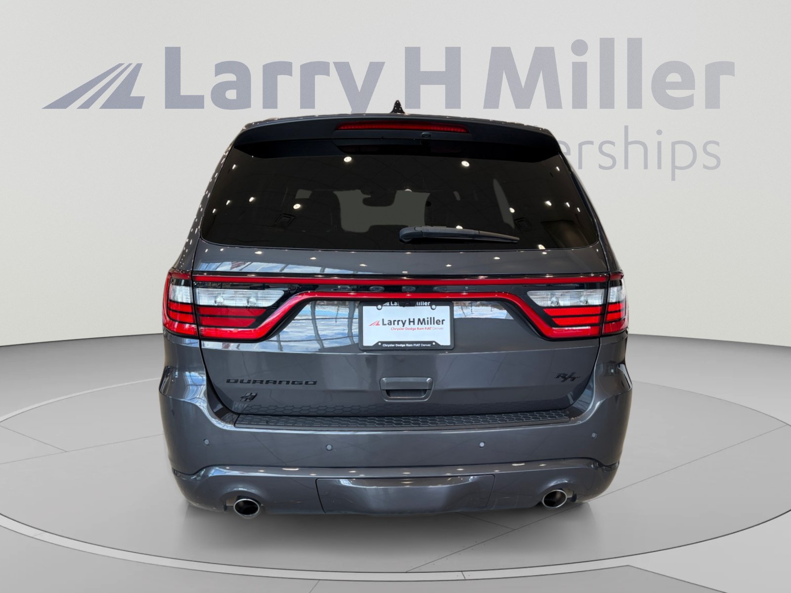 Used 2023 Dodge Durango R/T w/ Blacktop Package AWD/4WD image 4
