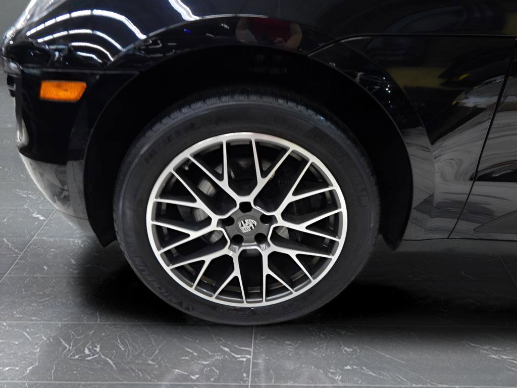 Used 2018 Porsche Macan Sport Edition image 11