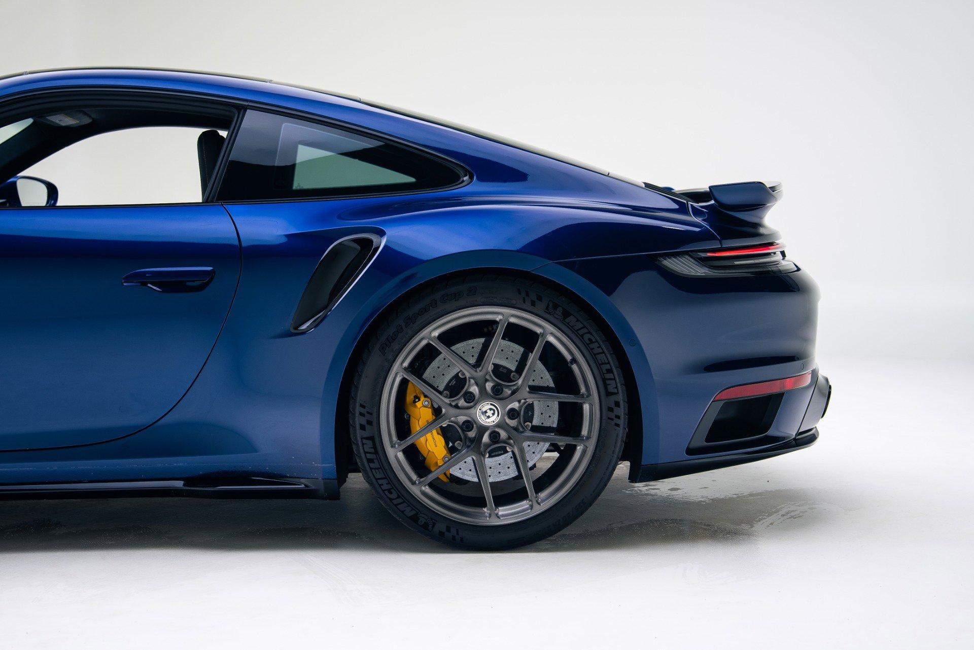 Used 2022 Porsche 911 Turbo S image 15