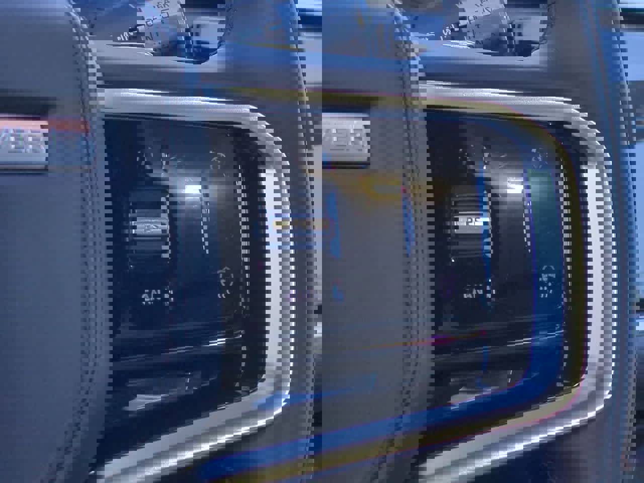 Used 2022 Land Rover Range Rover Velar R-Dynamic S image 24