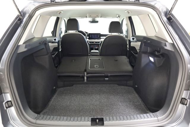 Used 2025 Volkswagen Taos SE w/ Black Wheel Package image 26