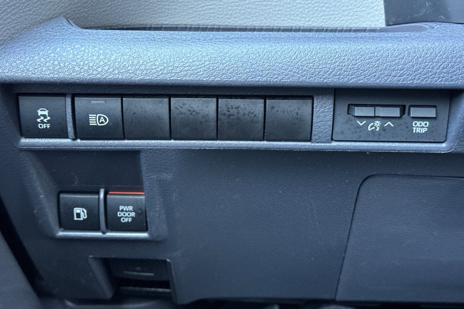 Certified 2023 Toyota Sienna XLE image 34