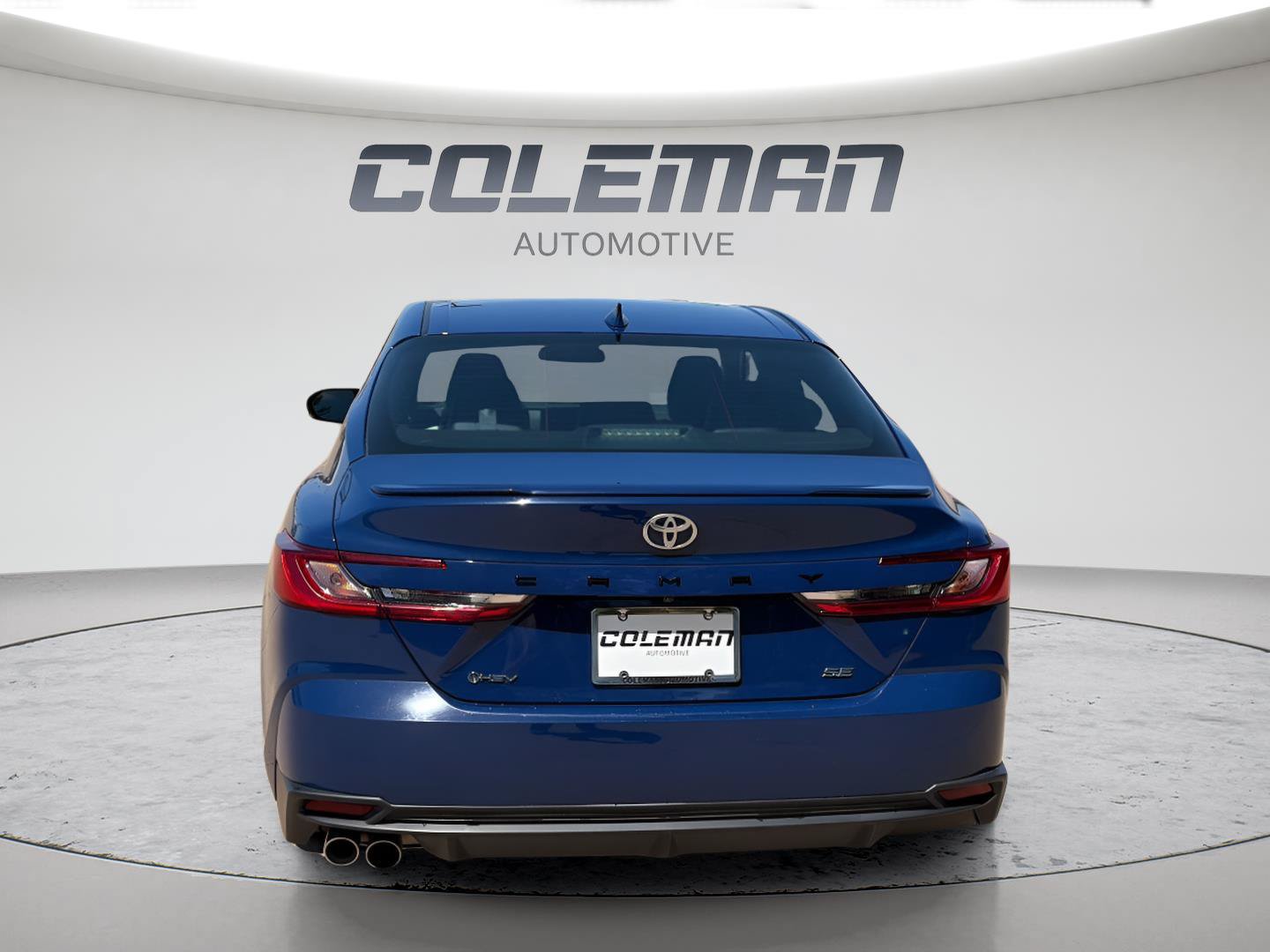 Used 2025 Toyota Camry SE FWD image 6