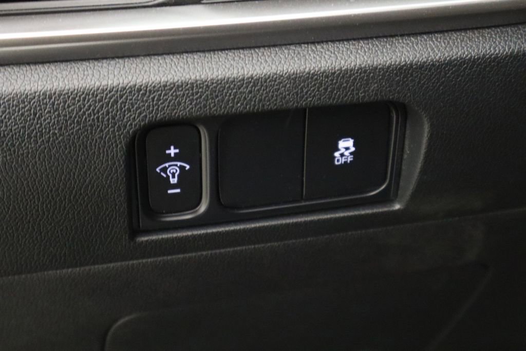 Used 2025 Kia Sorento LX image 23