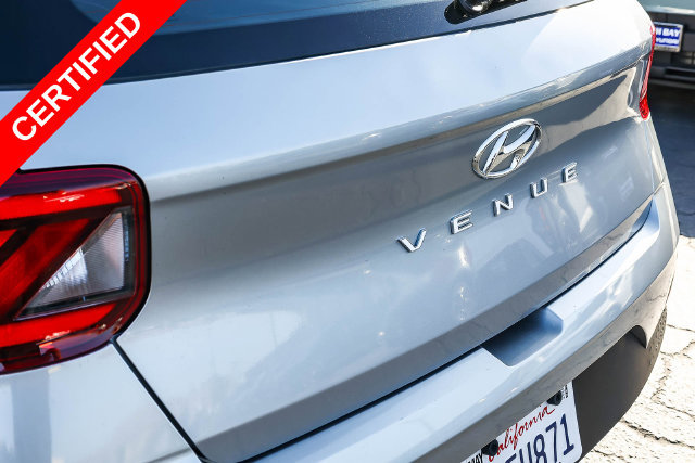 Certified 2025 Hyundai Venue SEL FWD image 7