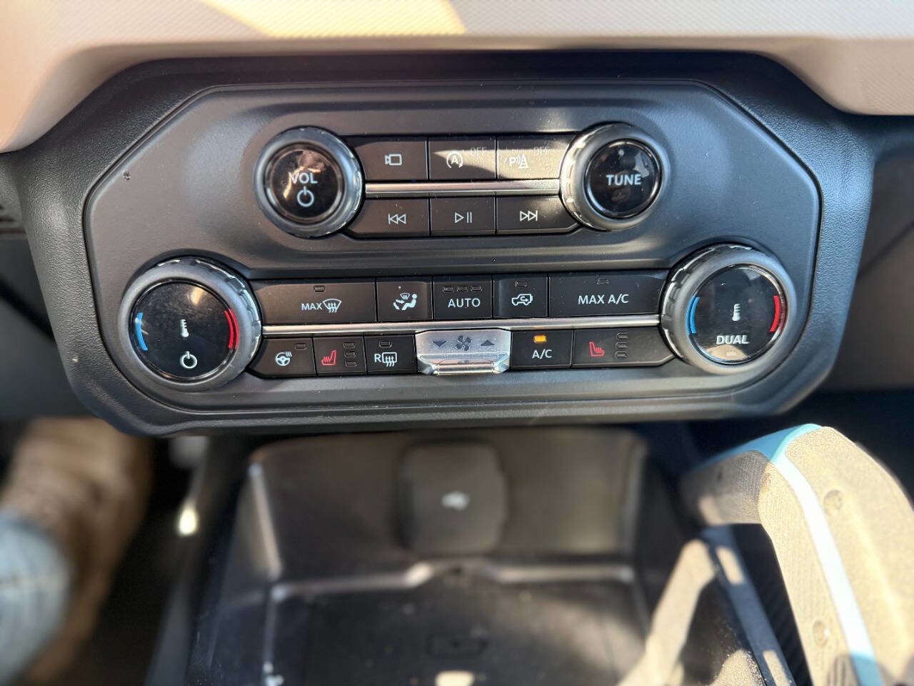 Used 2022 Ford Bronco Wildtrak image 39