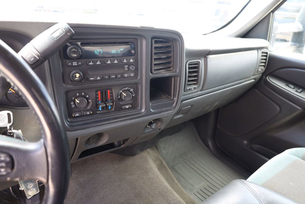 Used 2007 Chevrolet Silverado 2500 LT w/ Heavy-Duty Power Package AWD/4WD image 15