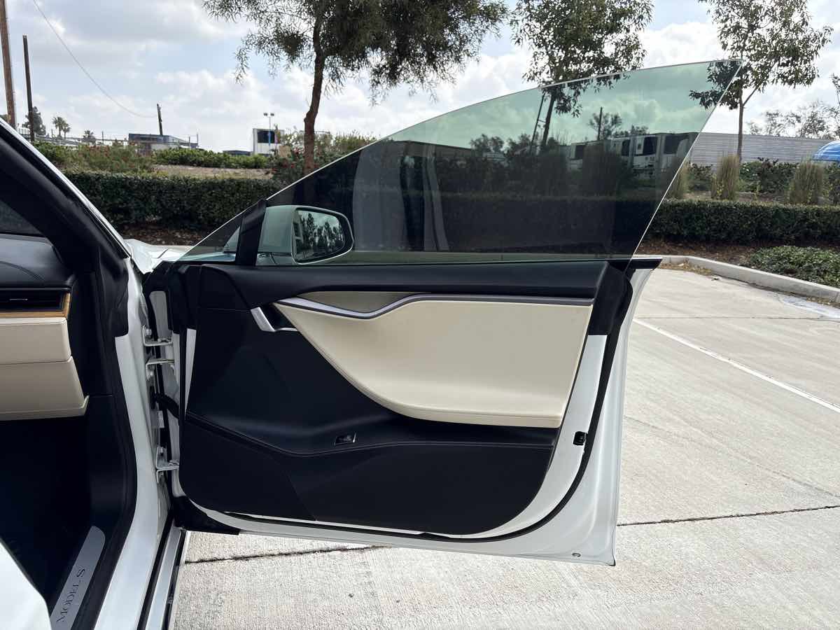 Used 2020 Tesla Model S Long Range Plus image 17