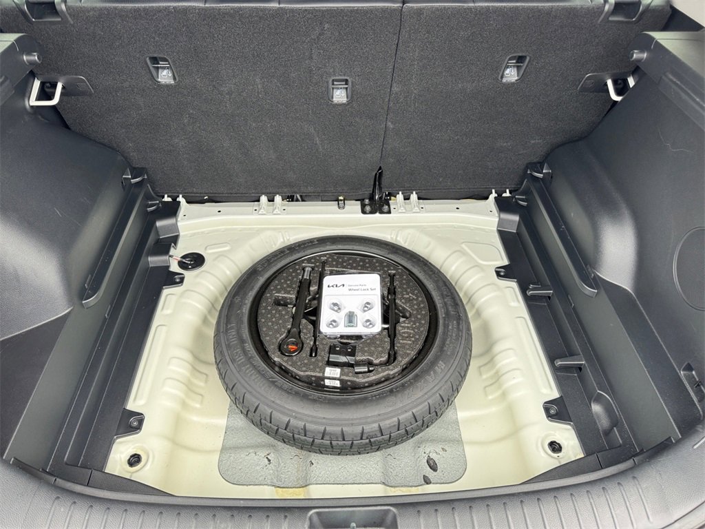 Used 2024 Kia Seltos SX image 16