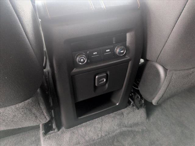 Used 2020 Chevrolet Traverse LT image 17