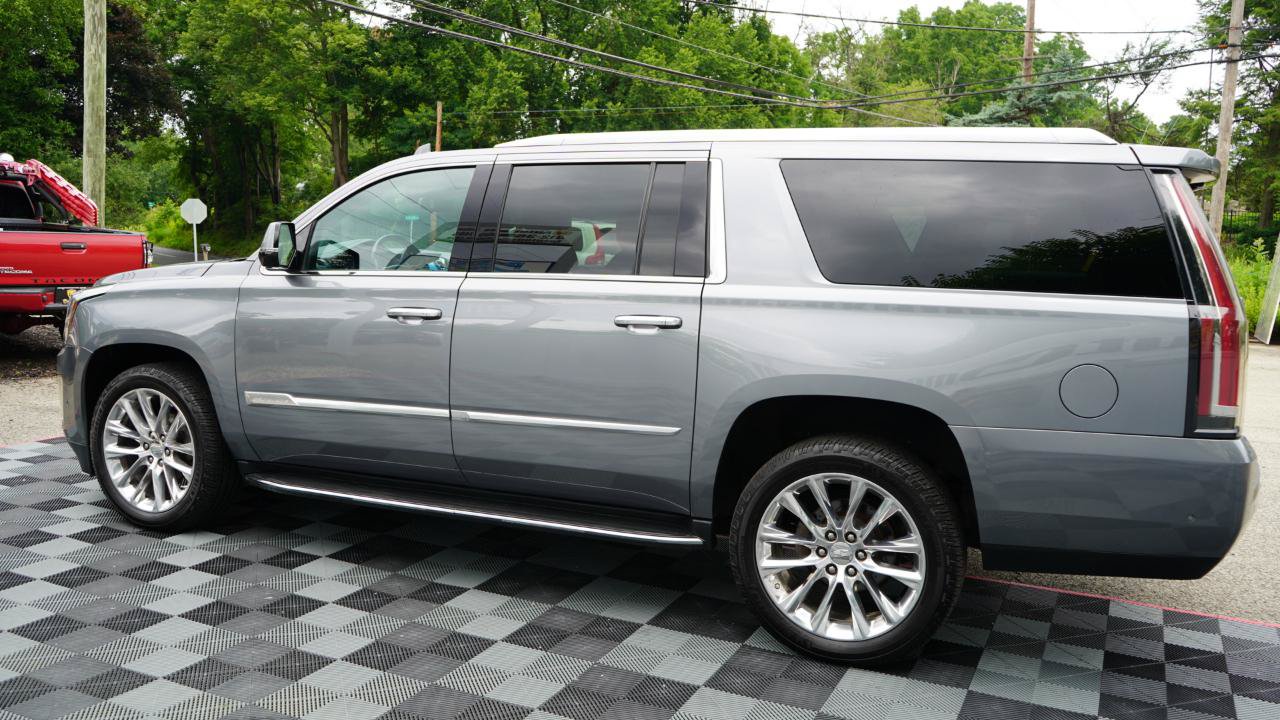 Used 2019 Cadillac Escalade ESV Luxury AWD/4WD image 18