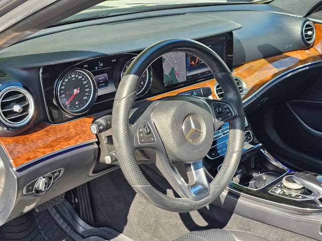 Used 2017 Mercedes-Benz E 300 4MATIC image 7