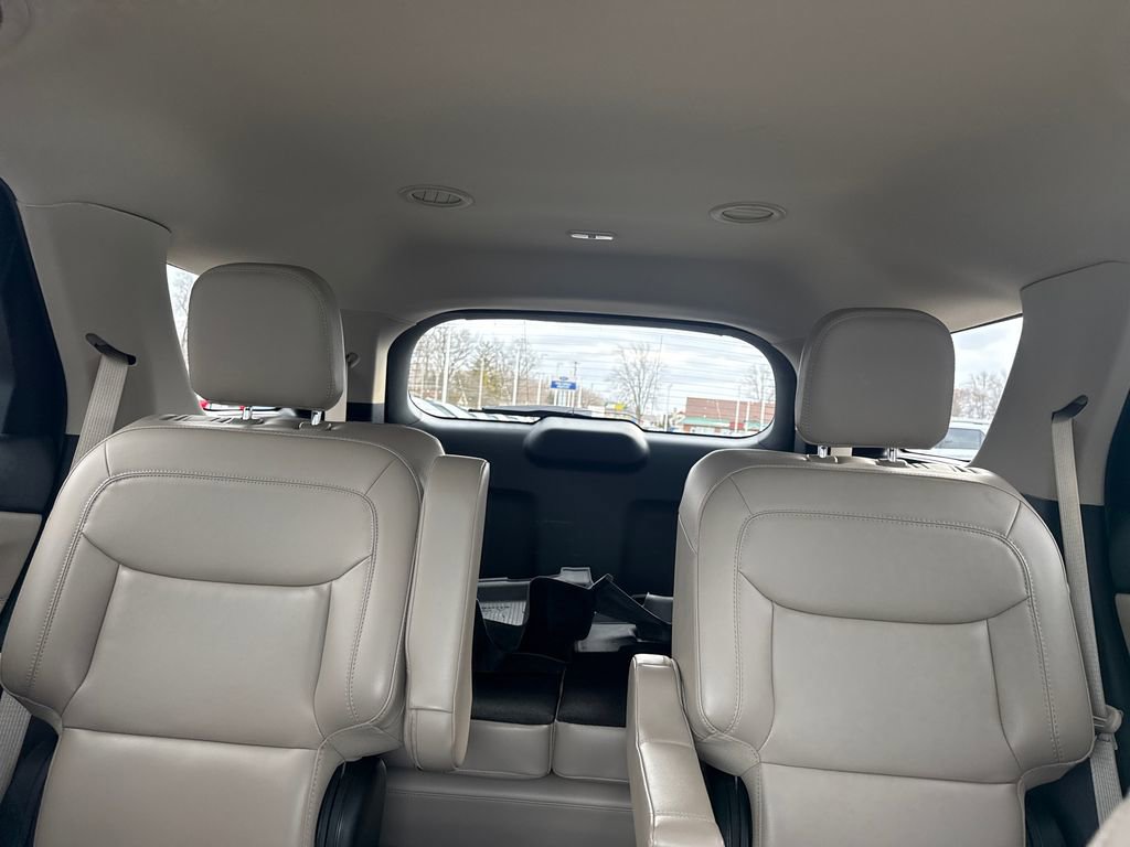 Used 2024 Ford Explorer XLT w/ Equipment Group 202A image 41