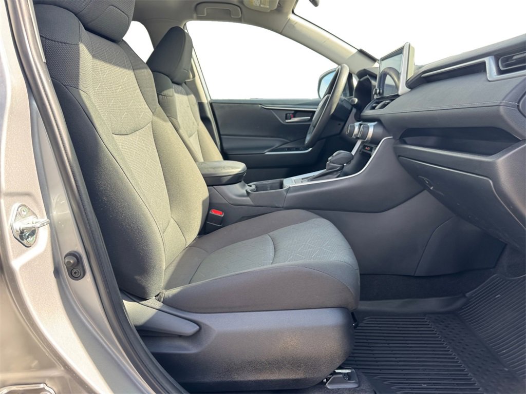 Used 2023 Toyota RAV4 XLE image 15