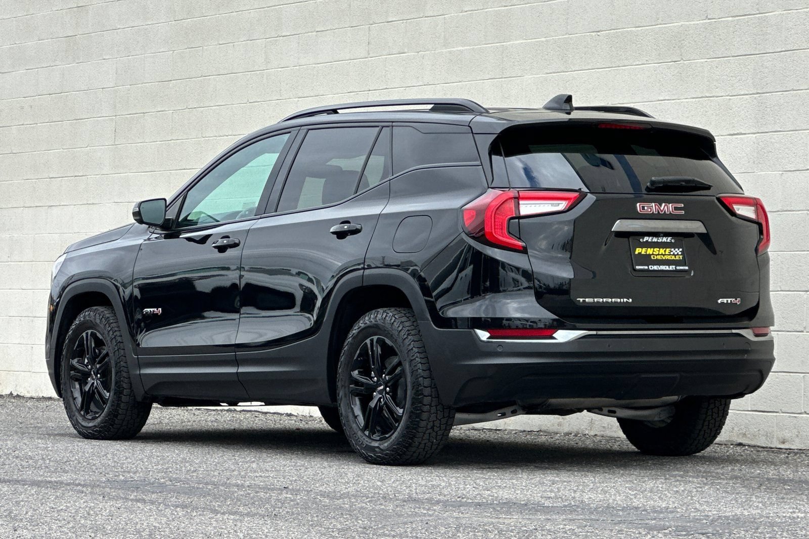 Certified 2022 GMC Terrain AT4 w/ Infotainment Package II AWD/4WD image 6