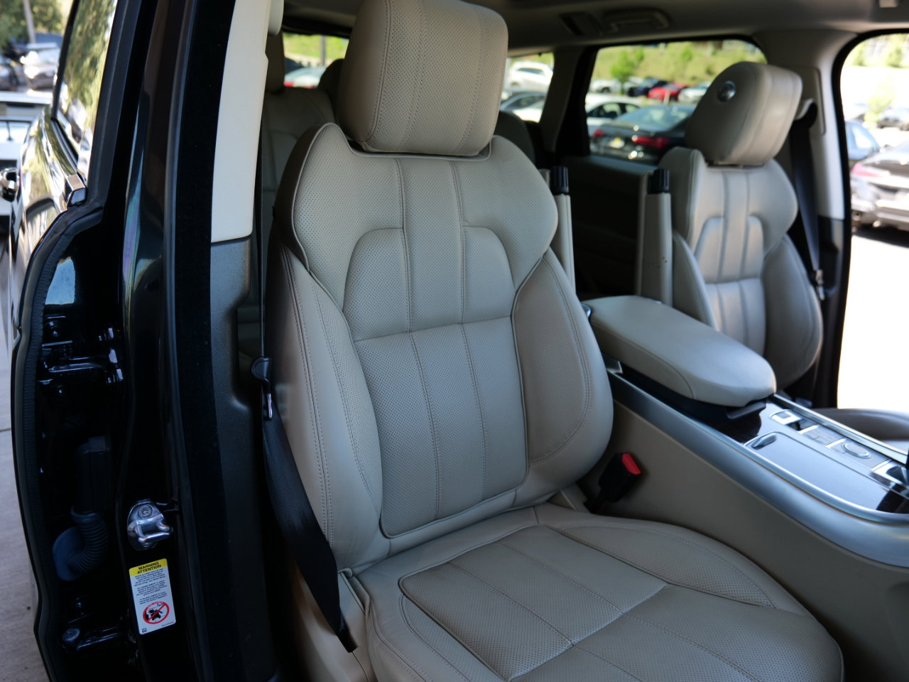 Used 2015 Land Rover Range Rover Sport HSE image 39