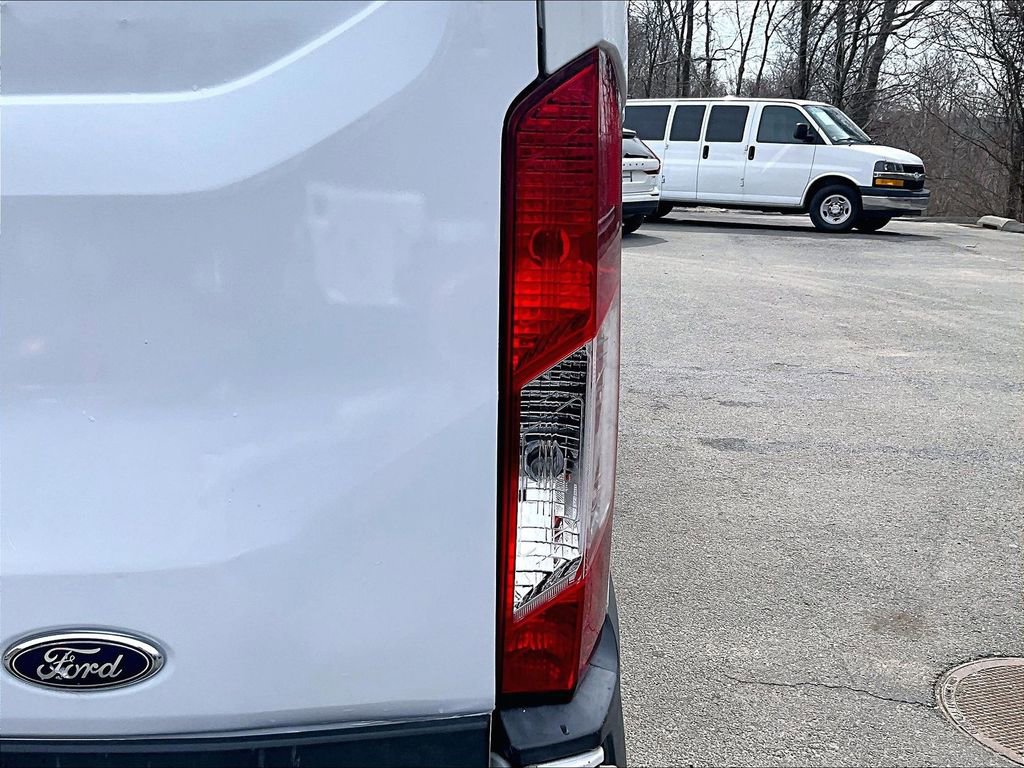 Used 2018 Ford Transit 250 130 Low Roof image 24