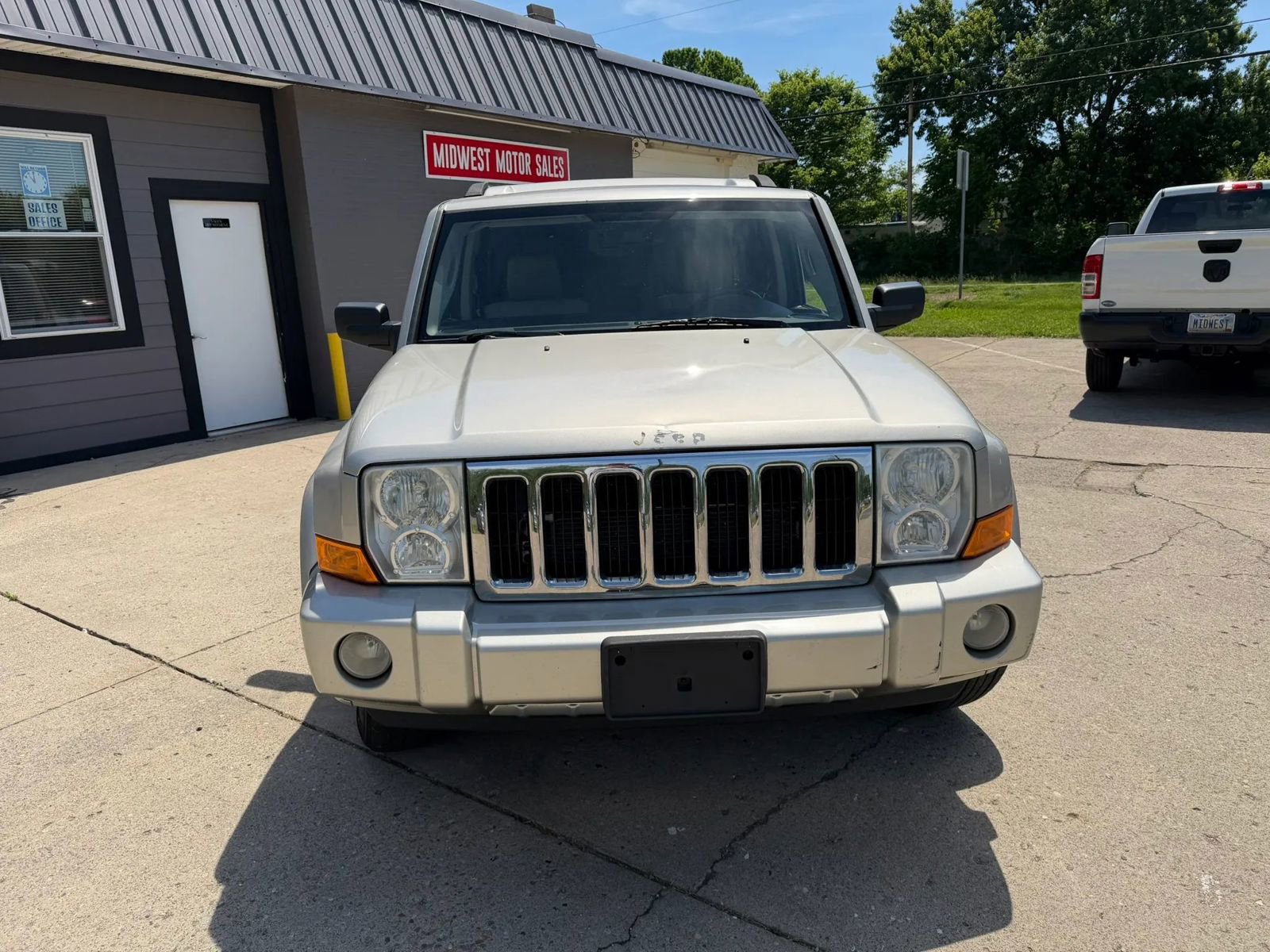 Used 2007 Jeep Commander Limited w/ Trailer Tow Group IV AWD/4WD image 8