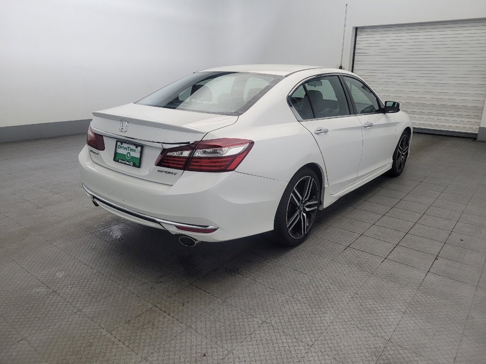 Used 2017 Honda Accord Sport image 9