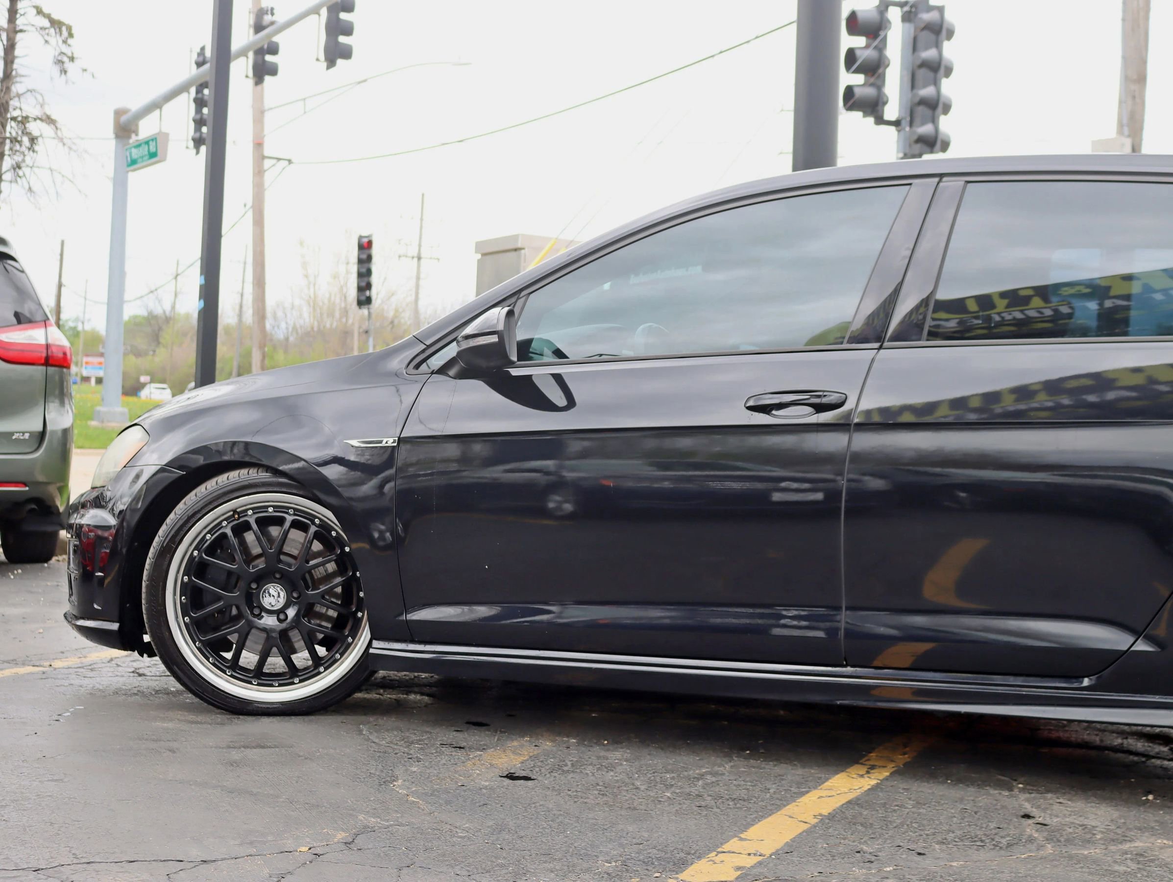 Used 2016 Volkswagen Golf R 4-Door w/ Driver Assistance Package AWD/4WD image 12