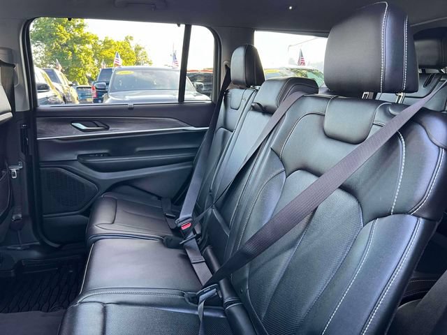 Used 2023 Jeep Grand Cherokee L Limited w/ Luxury Tech Group II AWD/4WD image 31