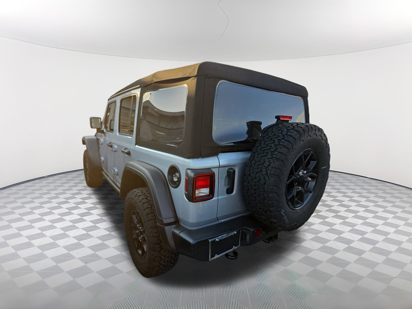 Used 2024 Jeep Wrangler Willys image 3