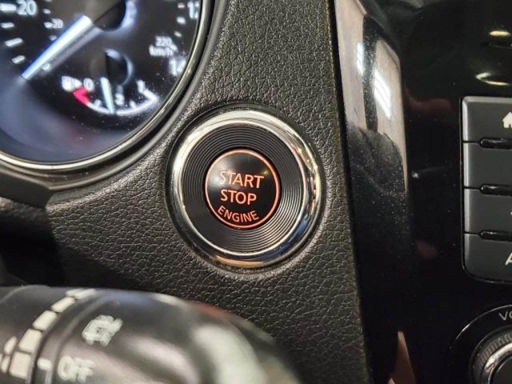 Used 2018 Nissan Rogue S AWD/4WD image 27