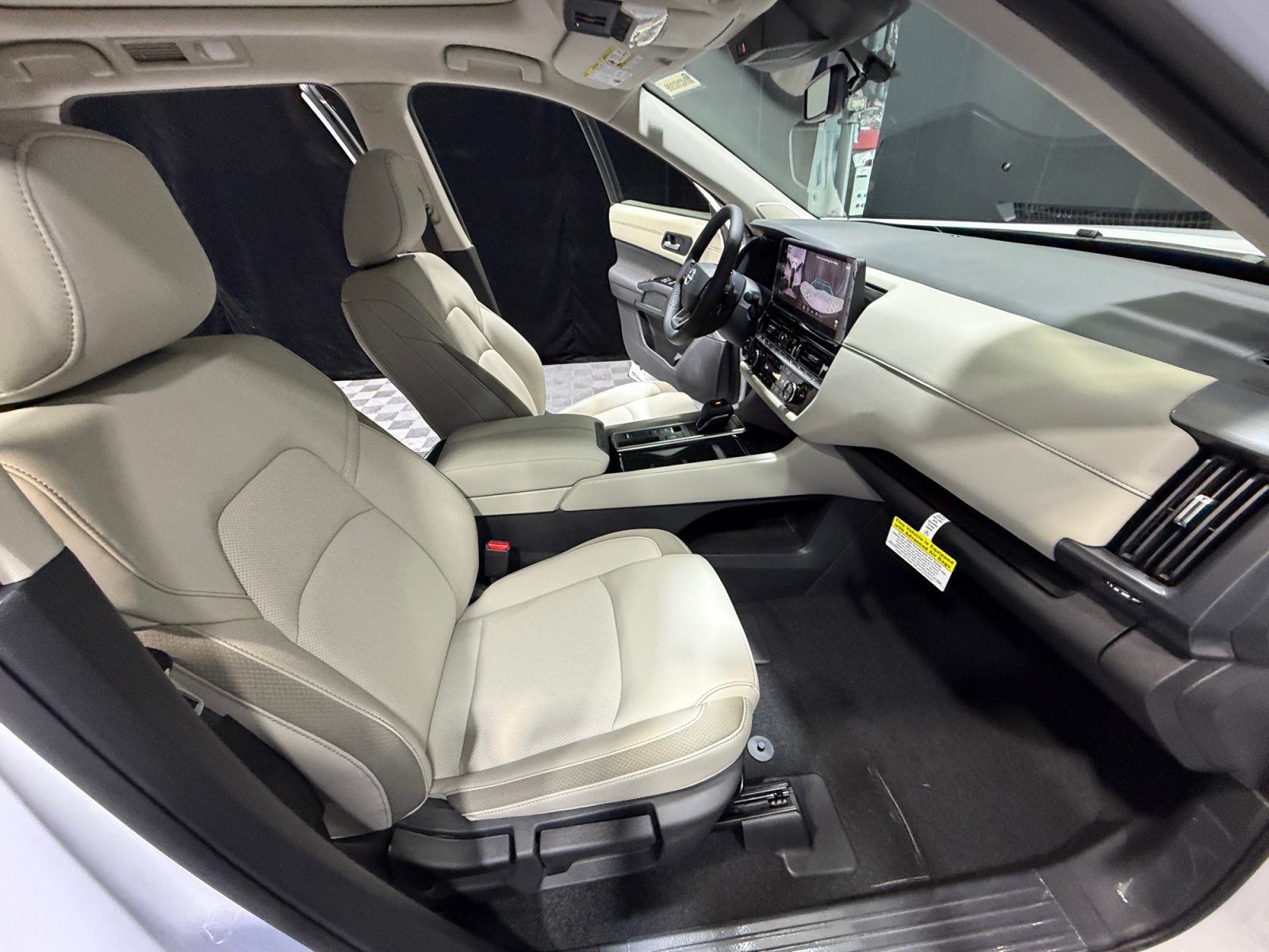 New 2026 Nissan Pathfinder SL FWD image 19