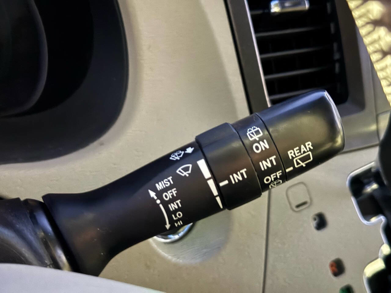 Used 2014 Toyota Sienna XLE FWD image 27