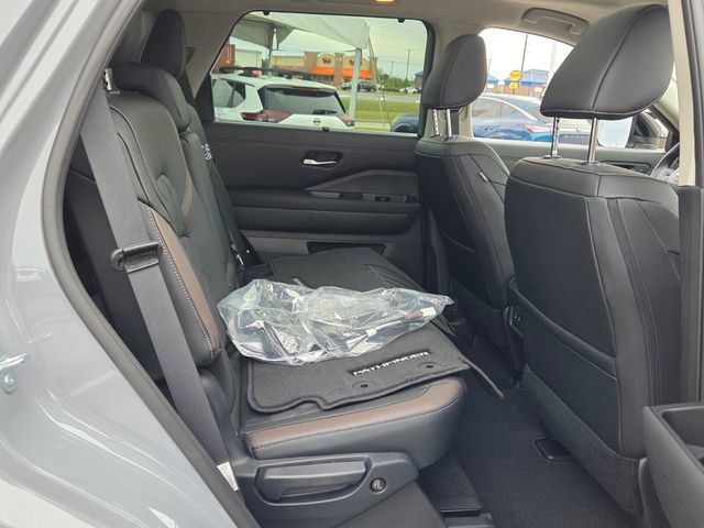 New 2026 Nissan Pathfinder Platinum w/ Cargo Package image 17