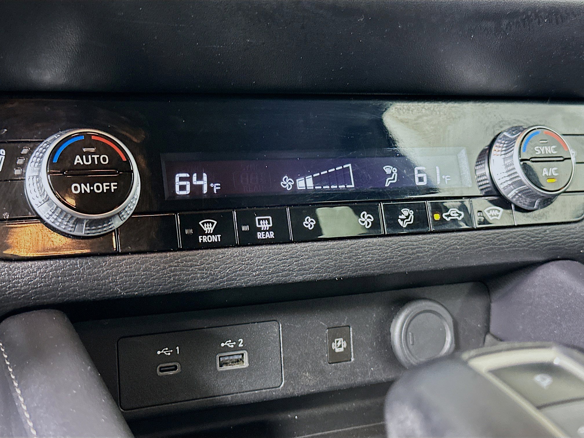 Used 2024 Mitsubishi Outlander SE image 24