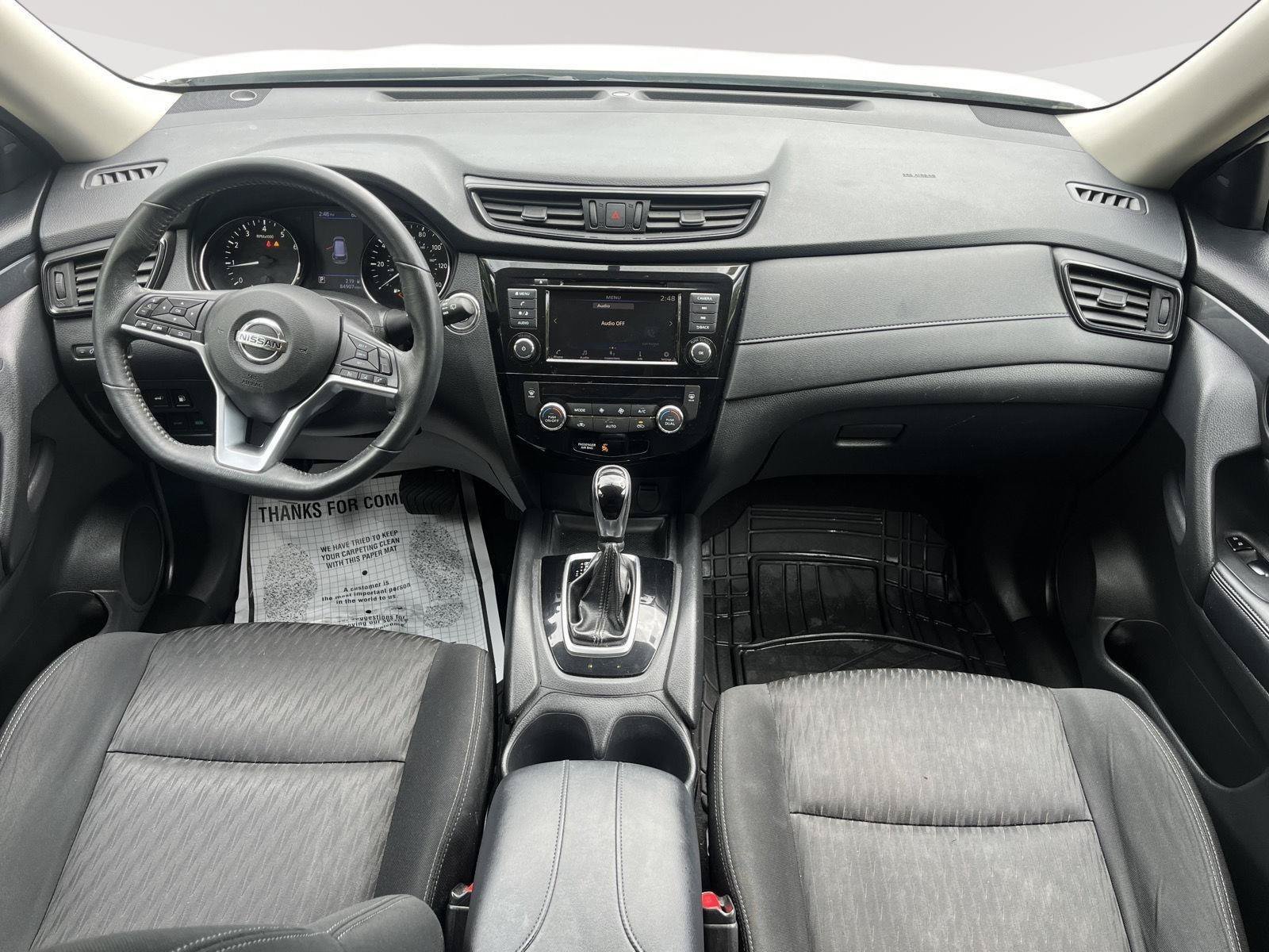 Used 2018 Nissan Rogue SV AWD/4WD image 16