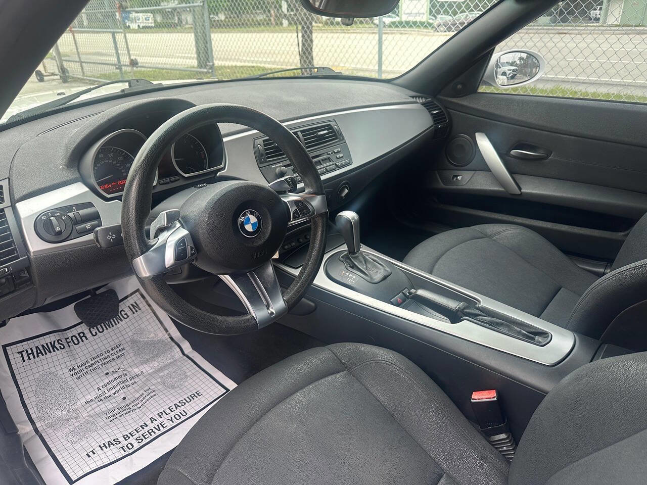 Used 2008 BMW Z4 3.0i RWD image 10