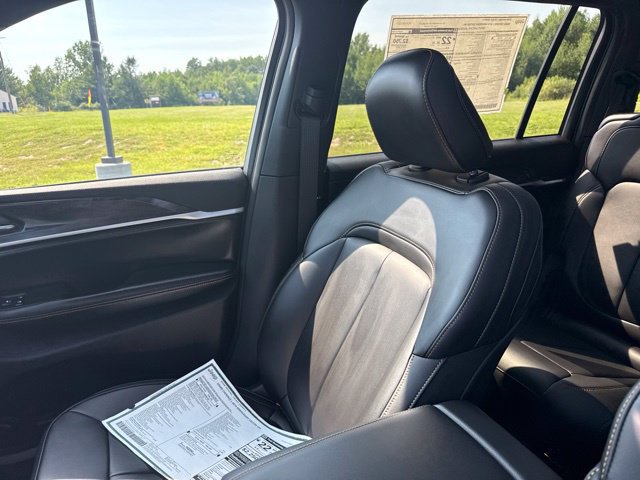 New 2026 Jeep Grand Cherokee L Limited AWD/4WD image 32