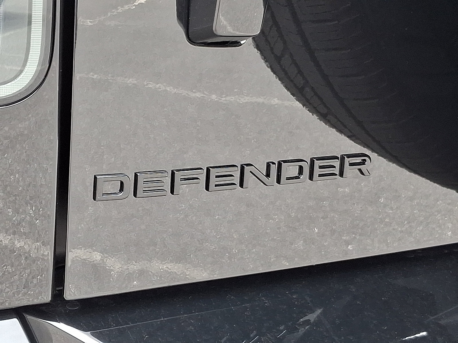 Used 2026 Land Rover Defender 110 X-Dynamic SE AWD/4WD image 25