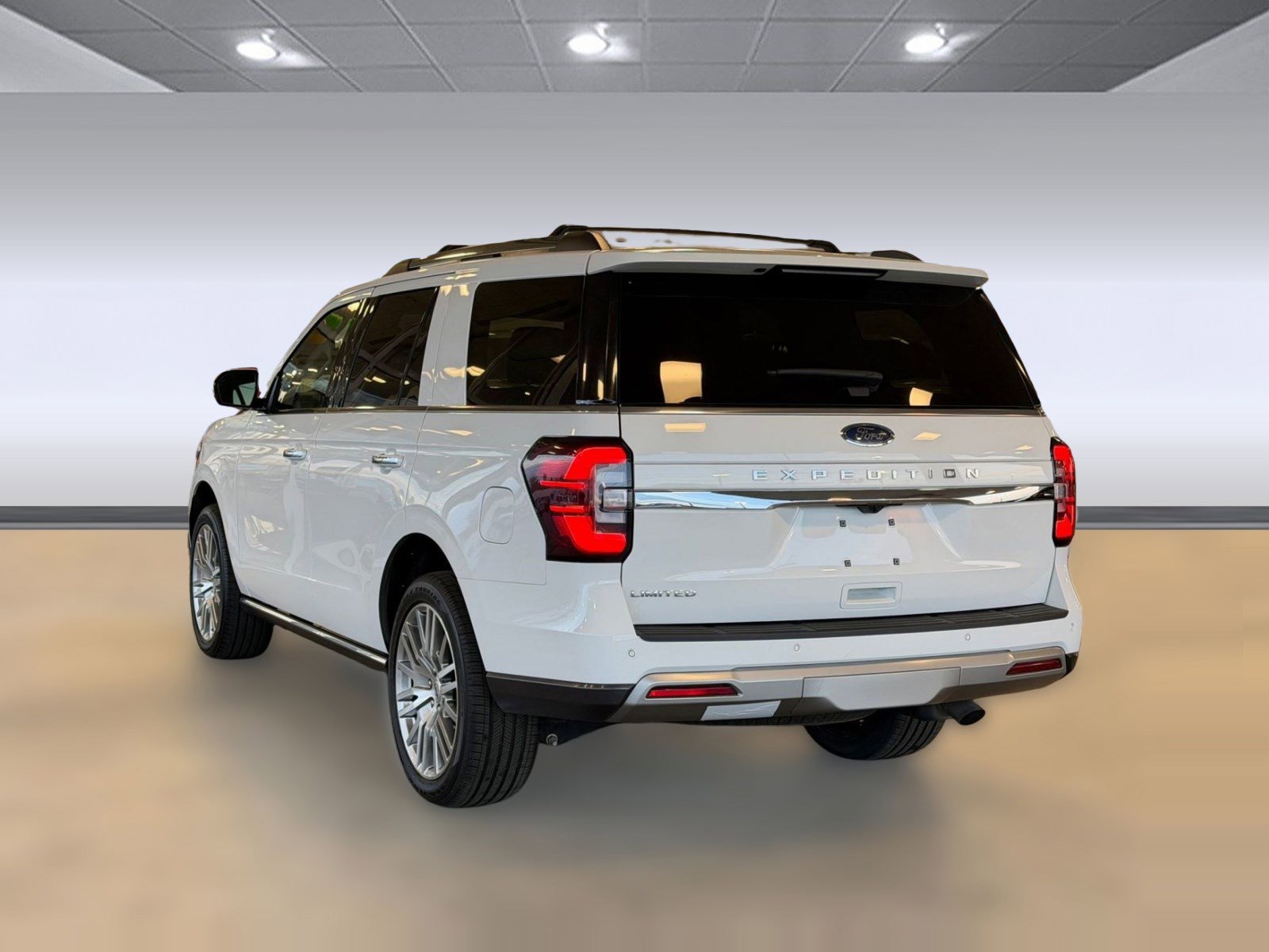 Used 2024 Ford Expedition Limited image 3
