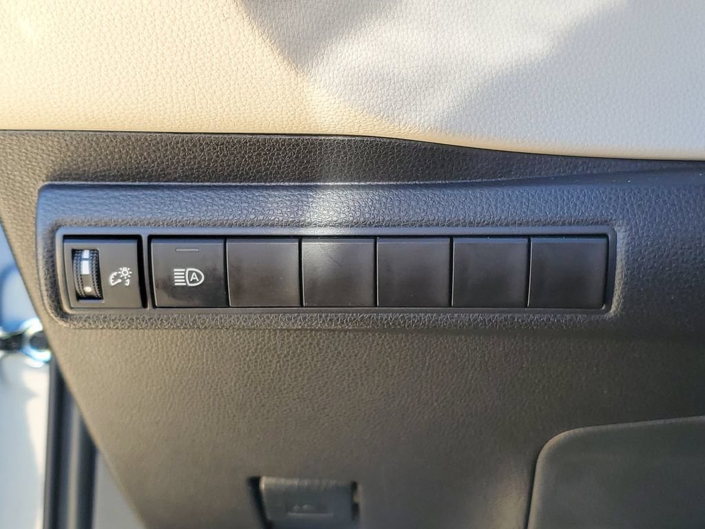 Used 2025 Toyota Corolla LE FWD image 26