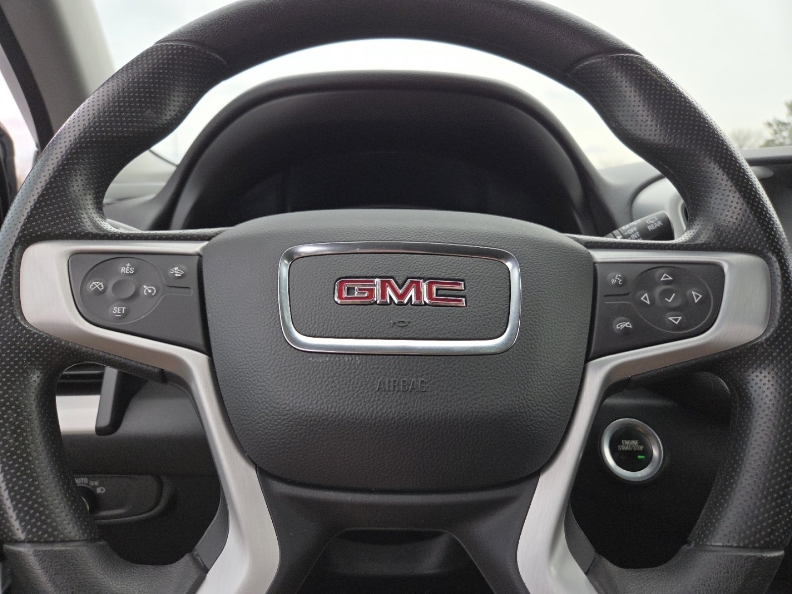 Used 2023 GMC Terrain SLE image 28