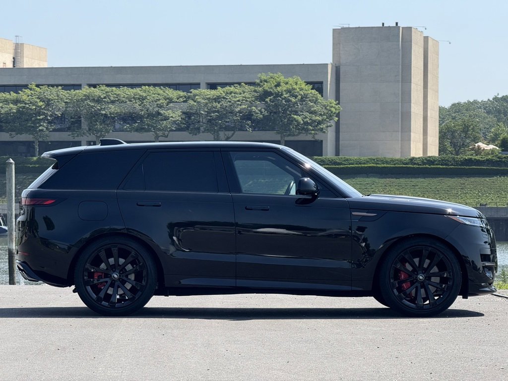 Used 2023 Land Rover Range Rover Sport First Edition image 3